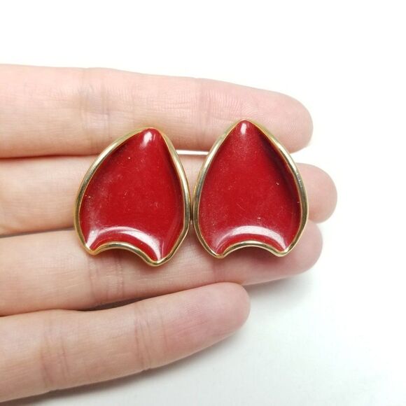 Vintage Red Enamel Petal Shape Clip On Earrings, Retro Bright Design, Estate - Picture 5 of 6